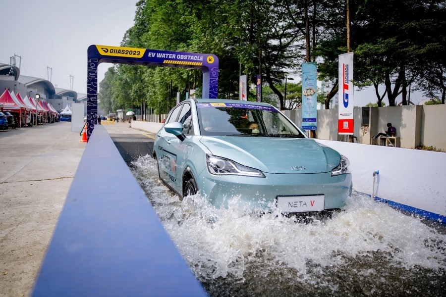 Panduan Lengkap Neta untuk Pemilik Mobil Listrik Hadapi Banjir: Solusi Aman Mengatasi Risiko di Musim Hujan