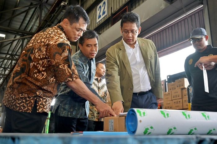 Menkeu Sidak Tanjung Perak, Dugaan Harga Impor Tak Wajar