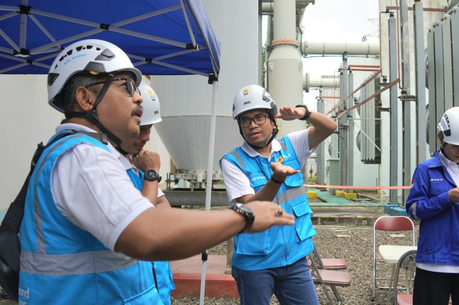 GM PLN UIT JBB Tinjau Lapangan untuk Pastikan Pasokan Listrik Jelang Nataru