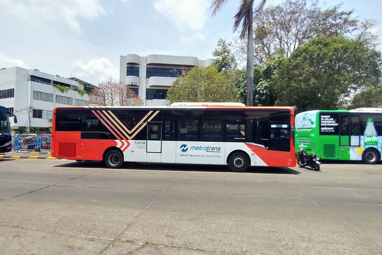 Rute Transjabodetabek Blok M ke Bandara Soekarno Hatta Resmi Beroperasi
