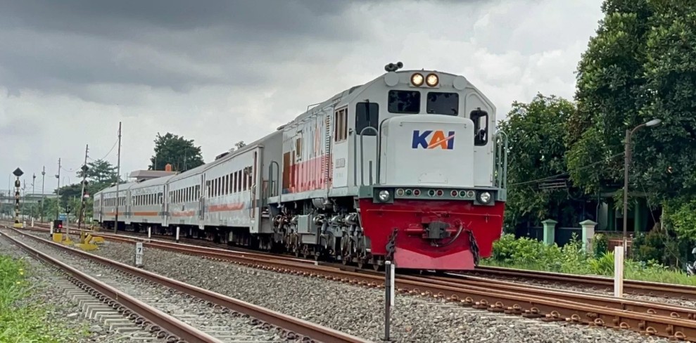 Layanan Kereta Api PSO Semarang Dukung Ekonomi Lokal