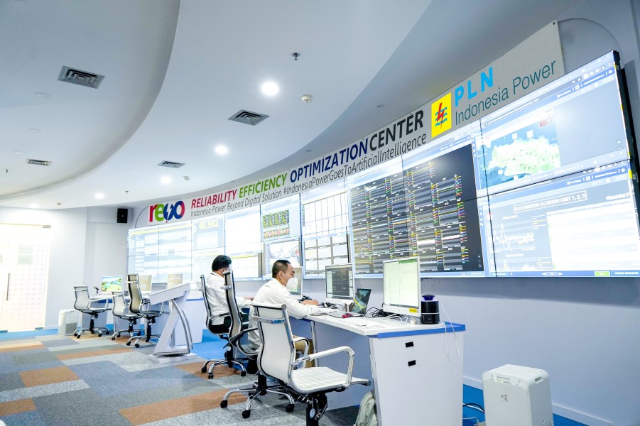 PLN Indonesia Power: Tangan Dingin yang Mengubah Energi Indonesia