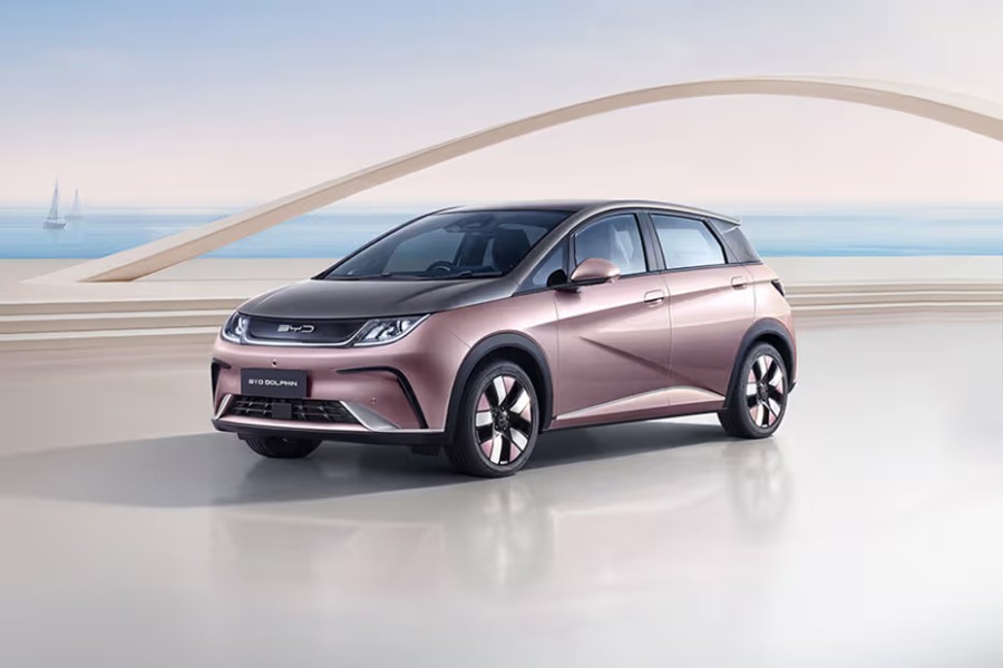 BYD Dolphin Jadi Mobil Listrik Terjangkau dengan Fitur Lengkap