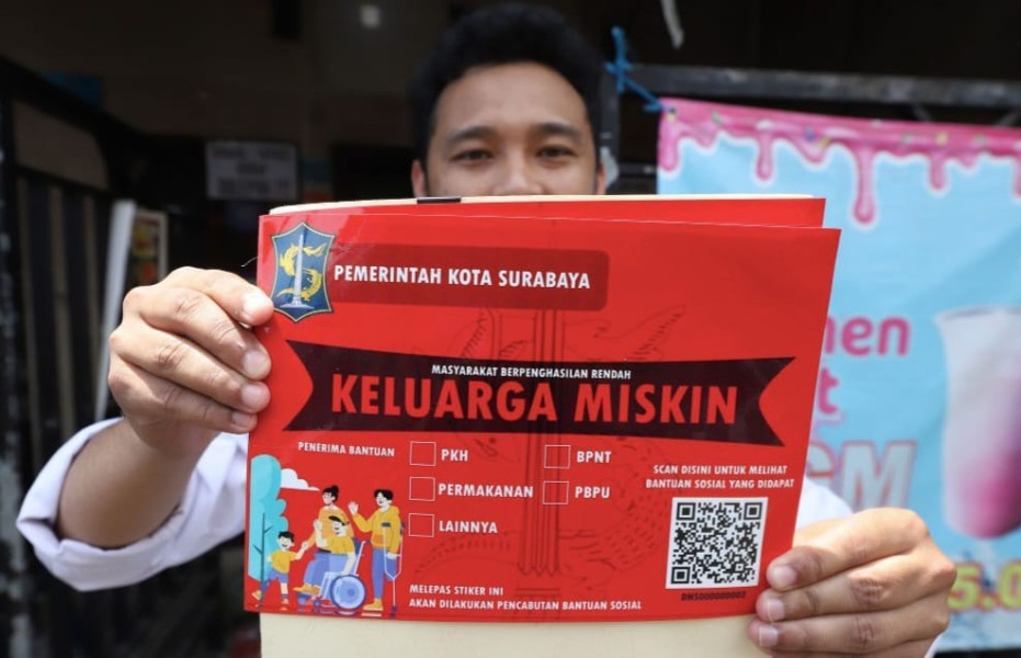 Pemasangan Stiker Bantuan Sosial Di Leuwimunding Ungkap Adanya Penerima Kategori Mampu