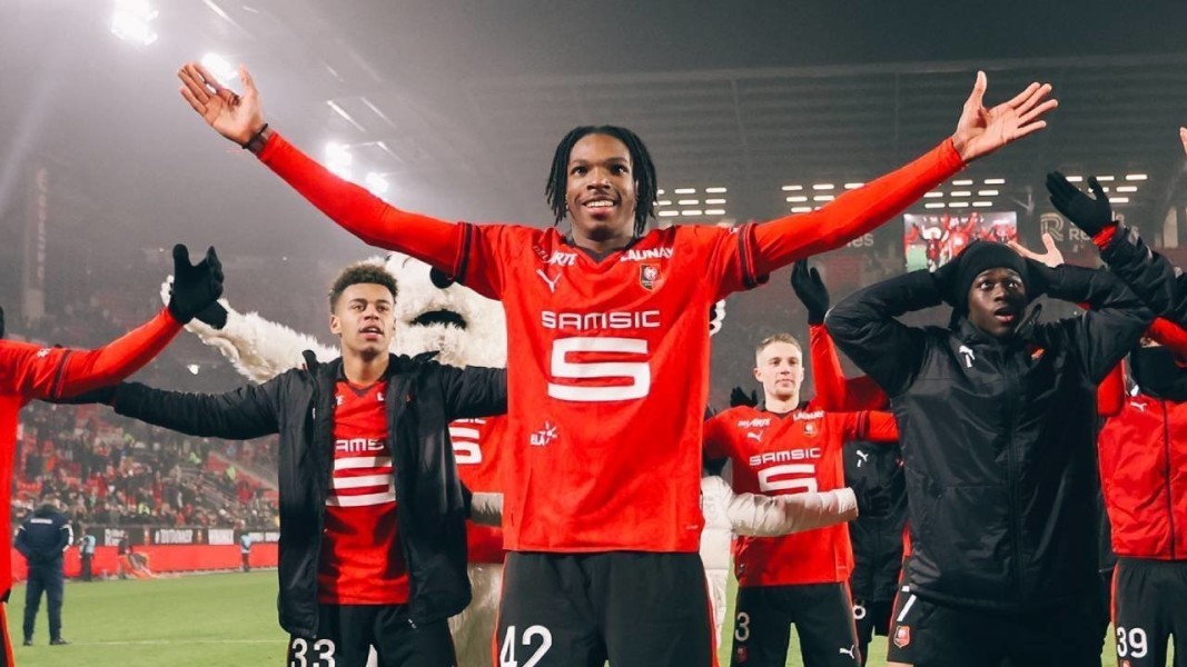 Masa Depan Pertahanan Anfield: Jeremy Jacquet dan Misi Menjadi Suksesor Virgil van Dijk