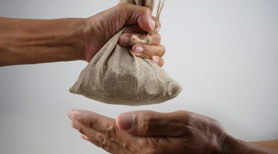 Keutamaan Sedekah Ramadan Menurut Hadis Lengkap Manfaat Spiritual Dan Sosial Umat Islam