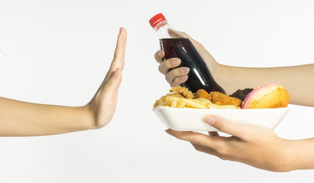 Daftar Lengkap Makanan dan Minuman Pantangan Asam Lambung
