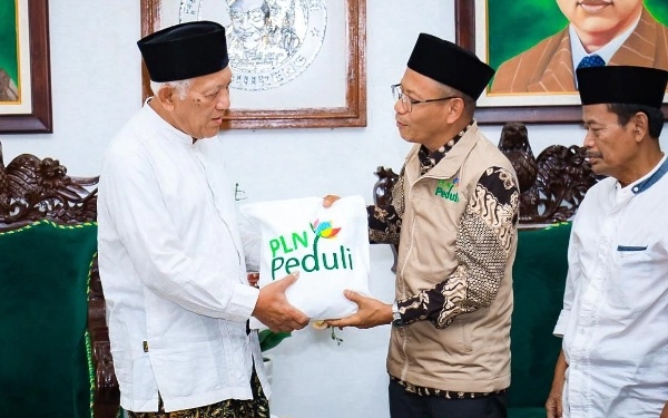 PLN dan Ponpes Bersinergi Salurkan Sembako