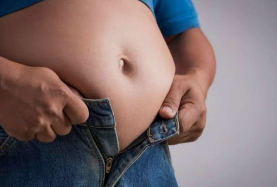 Kebiasaan Sehari Hari Warga Indonesia Tanpa Disadari Picu Perut Buncit Membandel