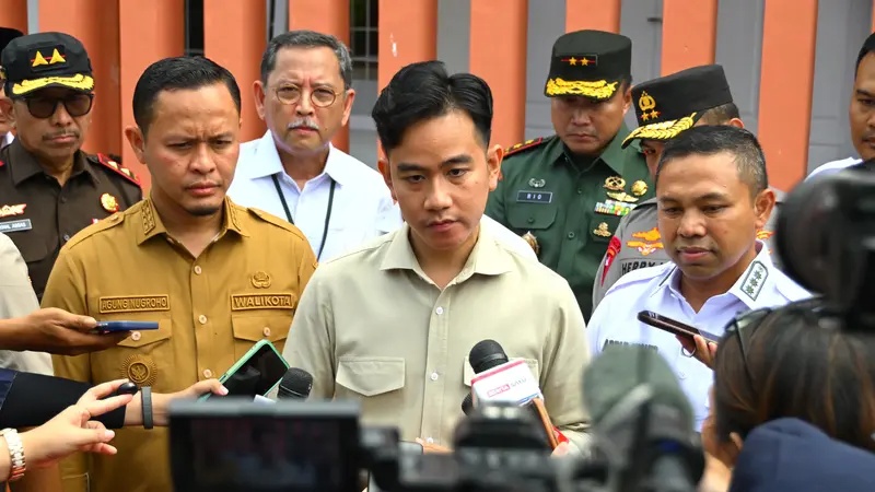 Wapres Gibran Rakabuming Hadiri Festival Pacu Jalur Kuansing 2025