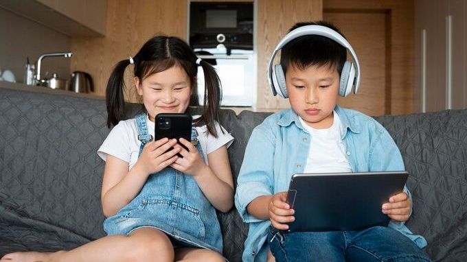 Aktivitas Fisik Kunci Cegah Kecanduan Gadget Anak