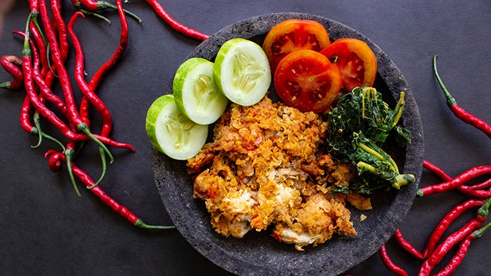 Ayam Geprek Bu Made dan 10 Kuliner Pedas Wajib Coba di Jogja