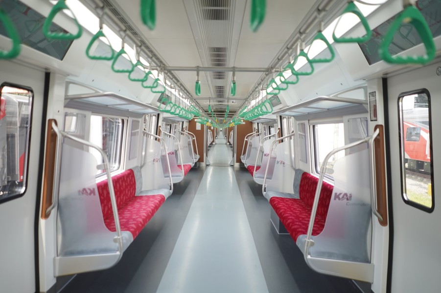Kereta Api Tampil Baru Bikin Nyaman Penumpang