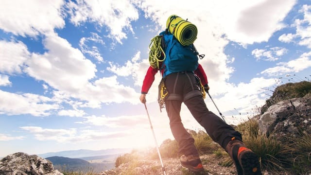 Celana Pria Terbaik Untuk Petualangan Gunung Aman