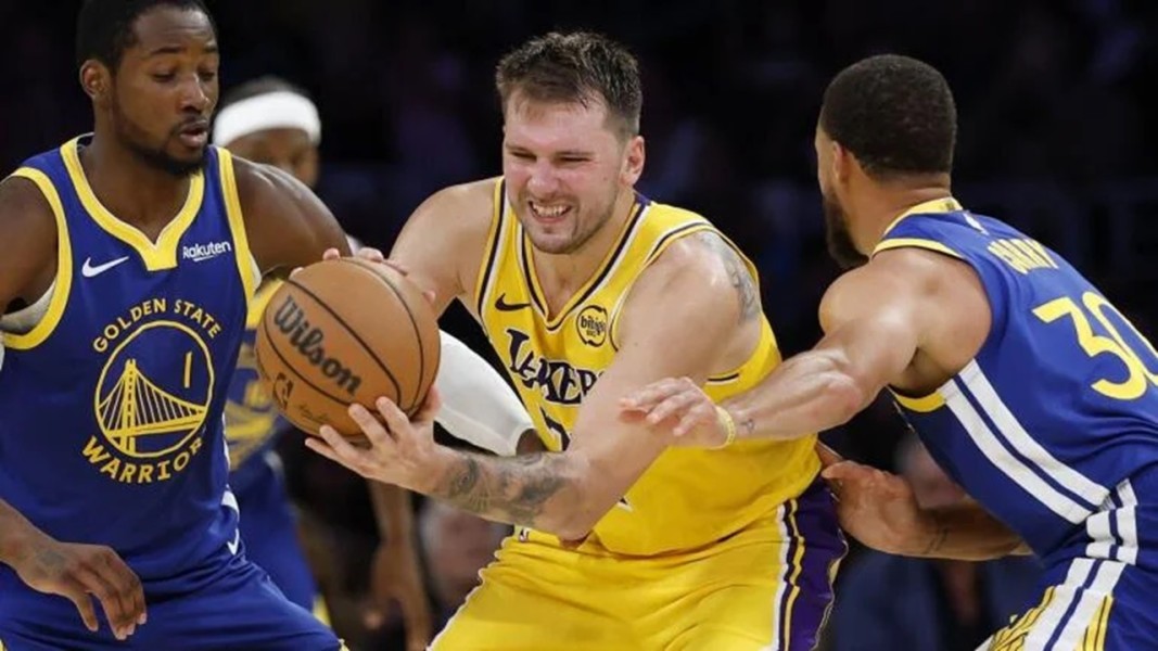 Warriors Kalahkan Lakers, Tampil Dominan Tanpa LeBron James