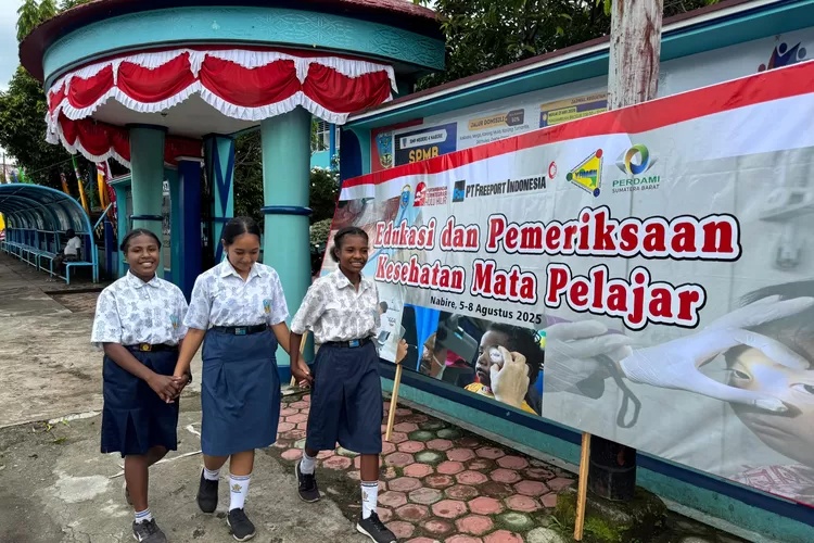 Freeport Indonesia Beri Layanan Mata Gratis Pelajar Freeport Indonesia Beri Layanan Mata Gratis Pelajar