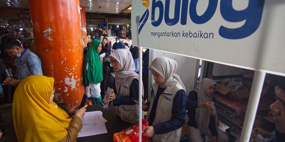 Bulog Sumbar Jual Beras Premium Rp77.000 Pakai QRIS Saat Ramadan 2026