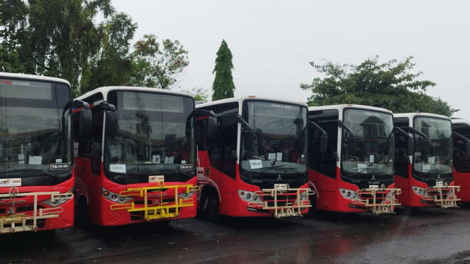 Pemerintah Kurangi Subsidi Transportasi Publik untuk Program MBG: Akademisi Soroti Dampak Negatif Terhadap Akses Pendidikan dan Ekonomi