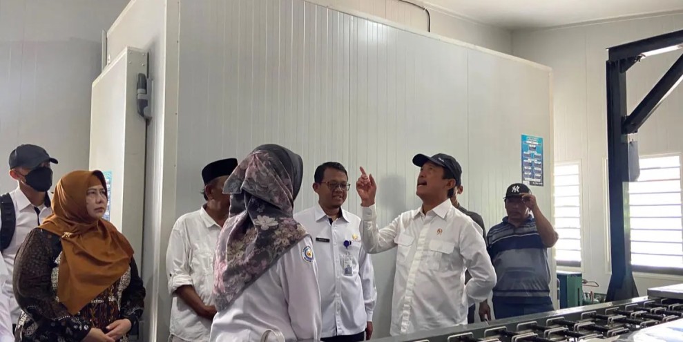 Menteri Trenggono Apresiasi KNMP Lateng Dorong Ekonomi Pesisir
