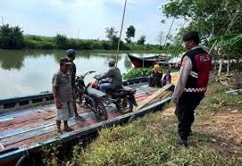 Optimalkan Keamanan, Polsek Rawa Pitu Intensifkan Patroli Dialogis di Dermaga Penyeberangan