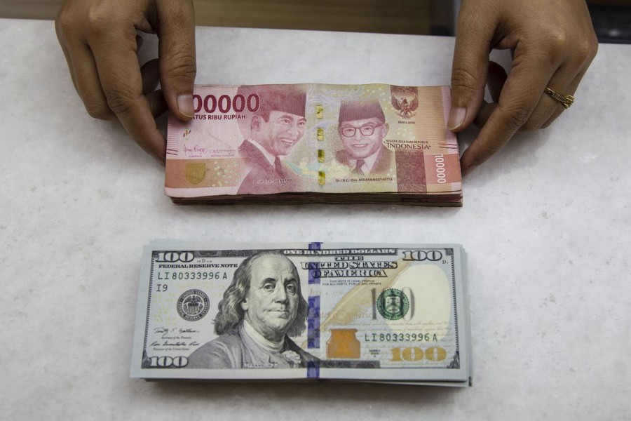 Kurs Dollar AS terhadap Rupiah Melemah: Pantauan di BCA Kamis, 27 Februari 2025
