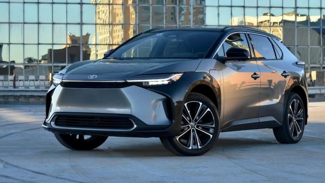 Toyota bZ4X: Mobil Listrik Futuristik dengan Teknologi Canggih Siap Dominasi Pasar Global