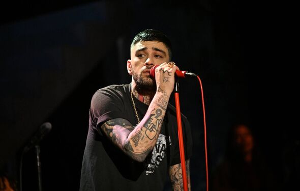 Zayn Malik Kembali Jadi Sorotan, Fans Antusias Menyambut Peluang Reuni One Direction