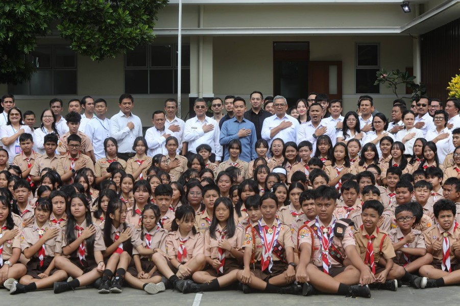 Wapres Gibran Tinjau IoT dan E-Sport di SMP Santo Yusup