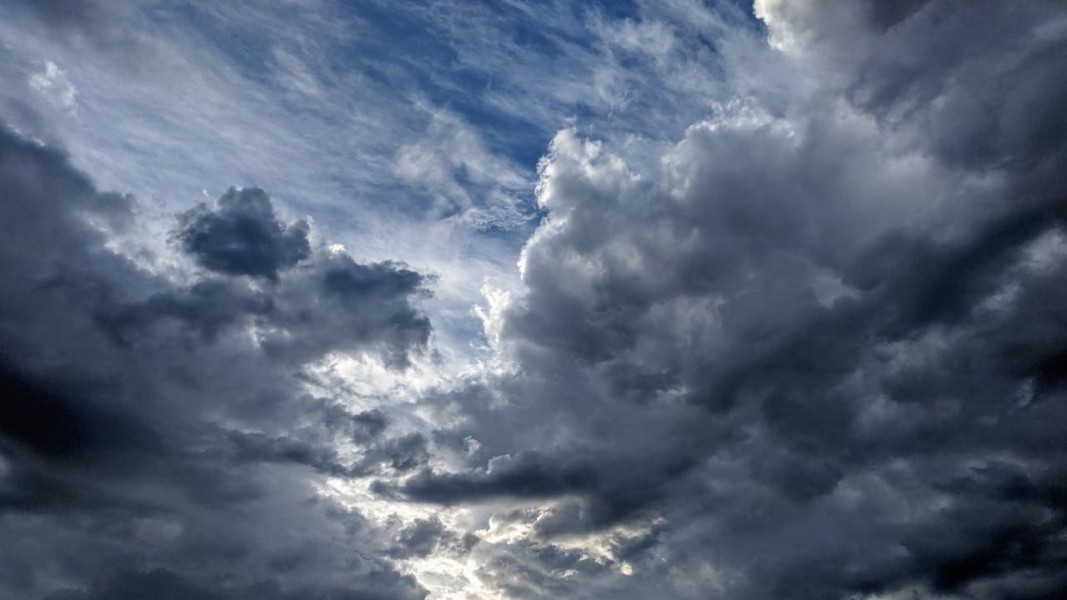 BMKG Peringatkan Hujan Lebat di 10 Provinsi Rabu, 11 Februari 2026