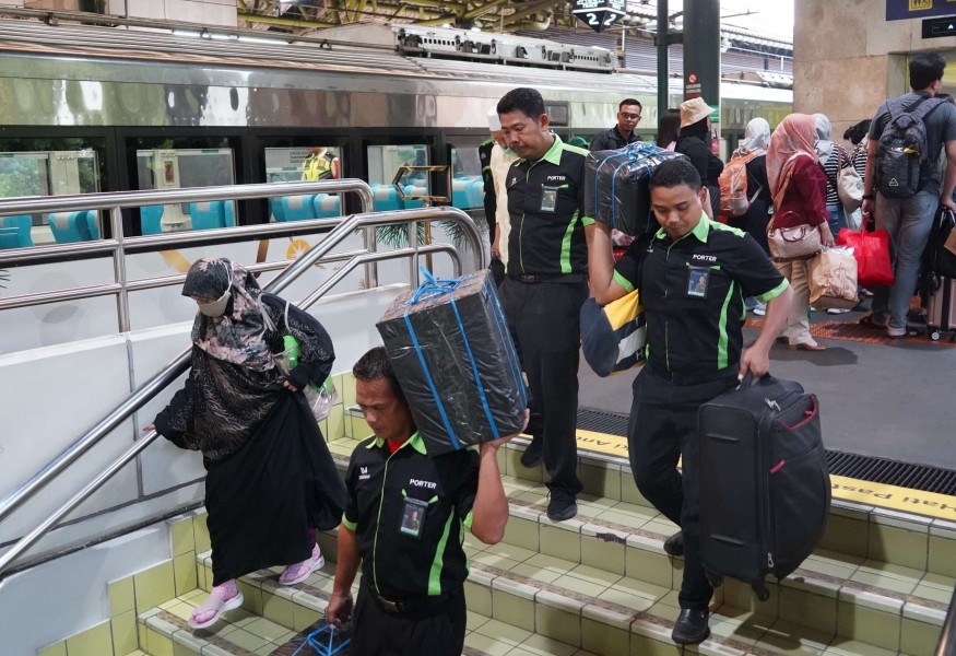 Transformasi Digital Stasiun: KAI Wisata Perluas Jangkauan Layanan e-Porter