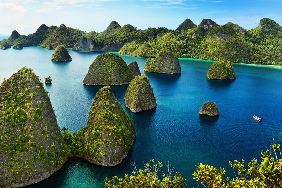 Raja Ampat, Permata Papua dengan Alam dan Budaya Mempesona