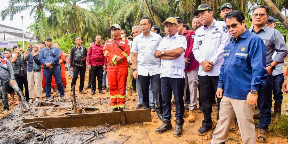 Penambang Lega, Sumur Minyak Rakyat Kini Diatur Pemerintah Penambang Lega, Sumur Minyak Rakyat Kini Diatur Pemerintah