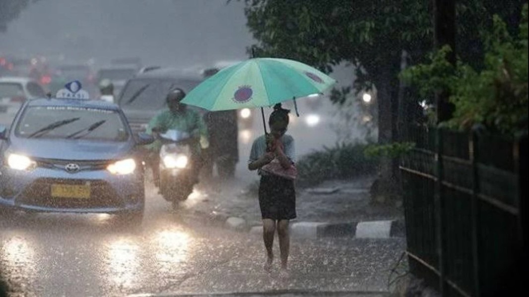 BMKG Prediksi Hujan Ringan Meluas Disertai Potensi Petir di Sejumlah Kota