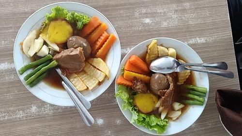 12 Tempat Makan Selat Solo Terlezat yang Wajib Dikunjungi