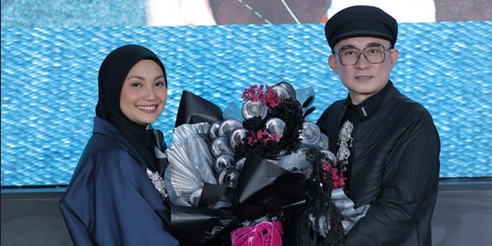 Make Over Kolaborasi Rinaldy Yunardi Rilis Powder Foundation Spesial