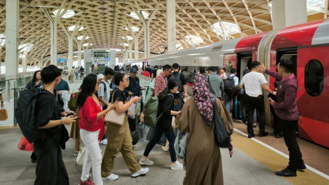 KCIC Hadirkan Pos Kesehatan di Setiap Stasiun Whoosh untuk Dukung Kenyamanan Pemudik Lebaran 2025