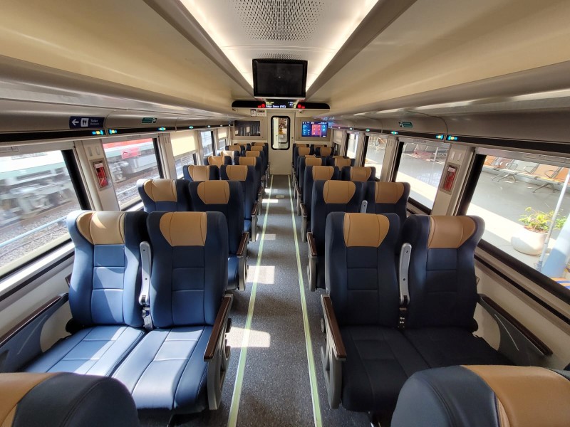 Kereta Api Ekonomi New Generation Kini Hadir