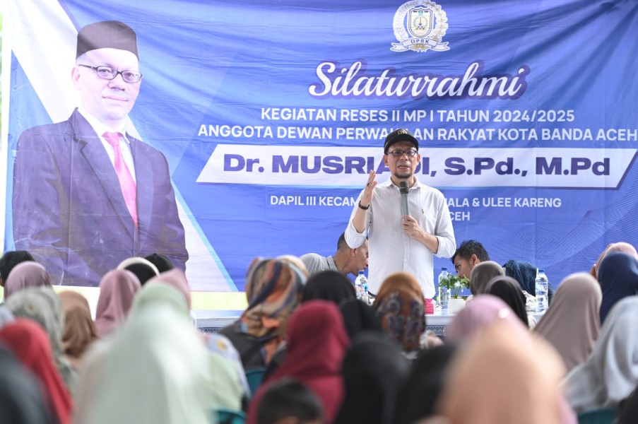 Wakil Ketua DPRK Banda Aceh, Dr. Musriadi Aswad, Berikan Pidato Inspiratif di Yudisium Sarjana FKIP USM
