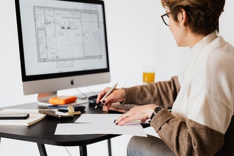 Cara Menata Meja Kerja di Kantor untuk Raih Kesuksesan Karier Menurut Feng Shui