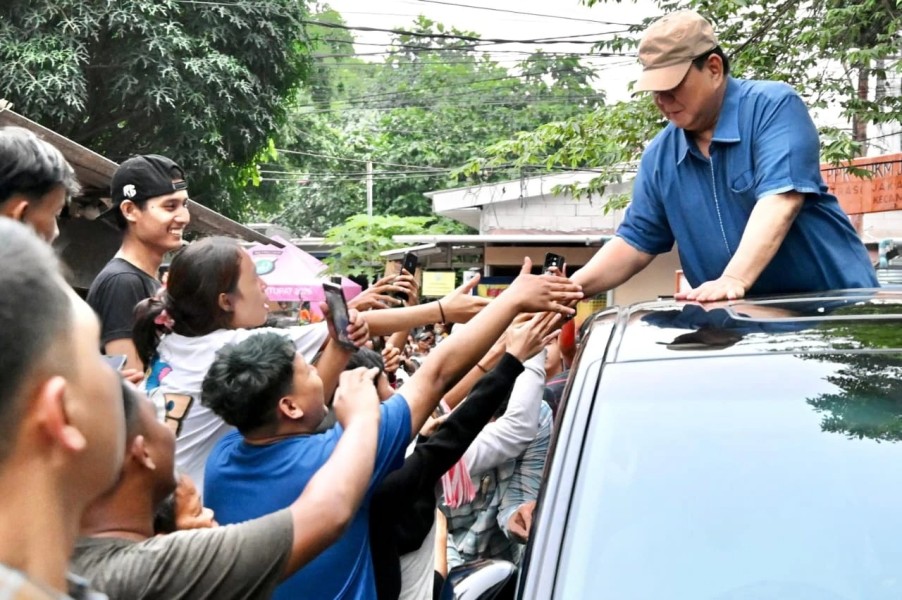 Prabowo Siapkan 824 Hunian untuk Relokasi Warga Bantaran Rel Senen Jakarta