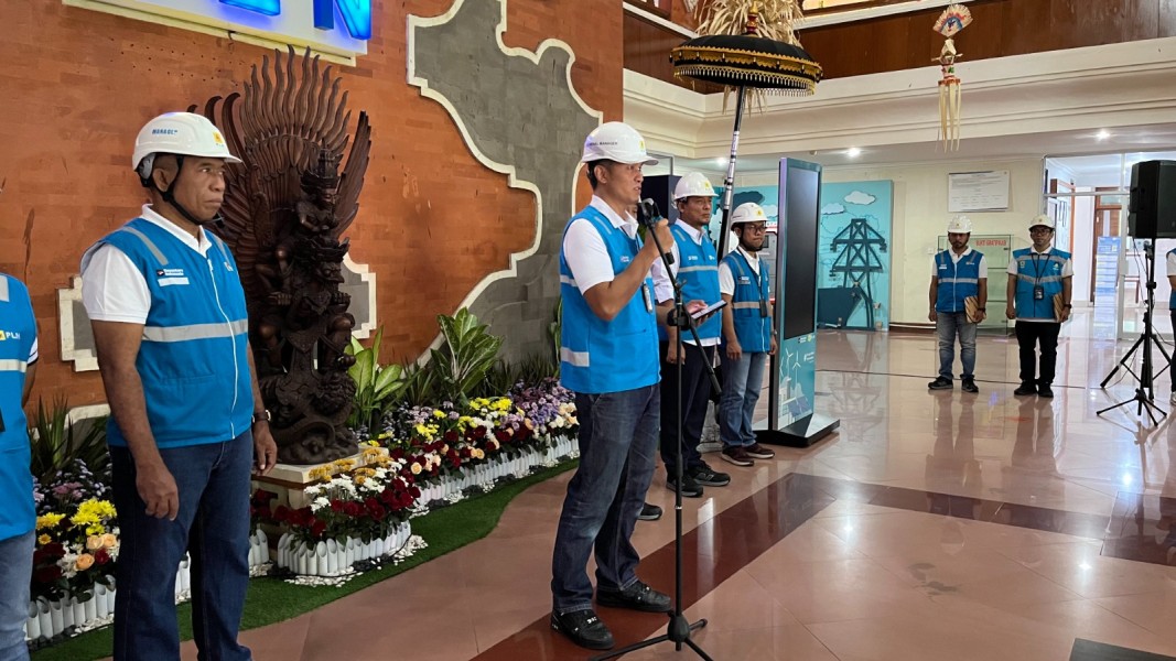 PLN Bersama Rakyat Pulihkan Sumatera: PLN UID Bali Kerahkan Relawan Pasca Banjir Besar
