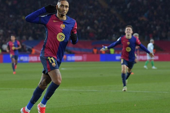 Kondisi Raphinha Cedera Membuat Hansi Flick Pusing Skuad Barcelona Menjelang Laga