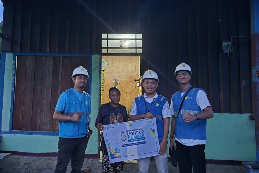 PLN Salurkan Listrik Gratis Untuk 35 Keluarga Kurang Mampu Papua