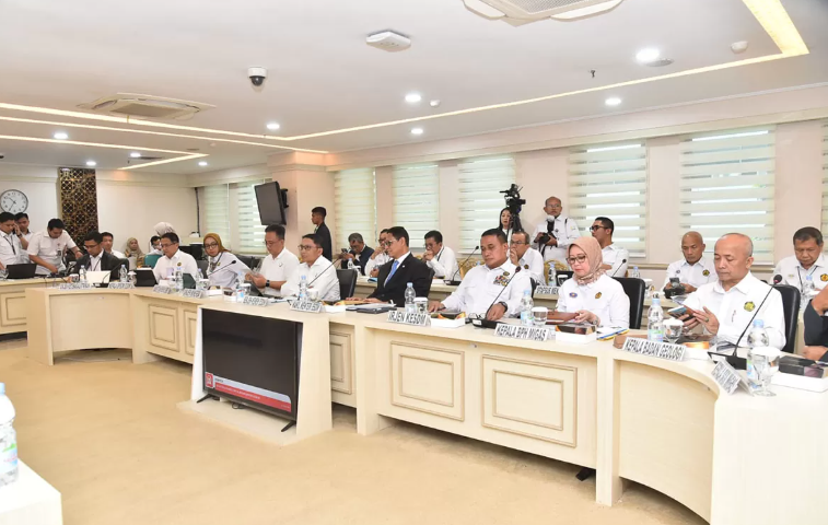 Rapat Kerja Komite II DPD RI dan Kementerian ESDM: Mitigasi Krisis Pertambangan dan Tata Kelola Izin Usaha