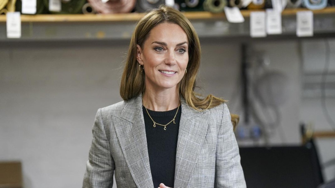 Kate Middleton Buat Hadiah Spesial Untuk William Dari Pabrik Jeans Wales