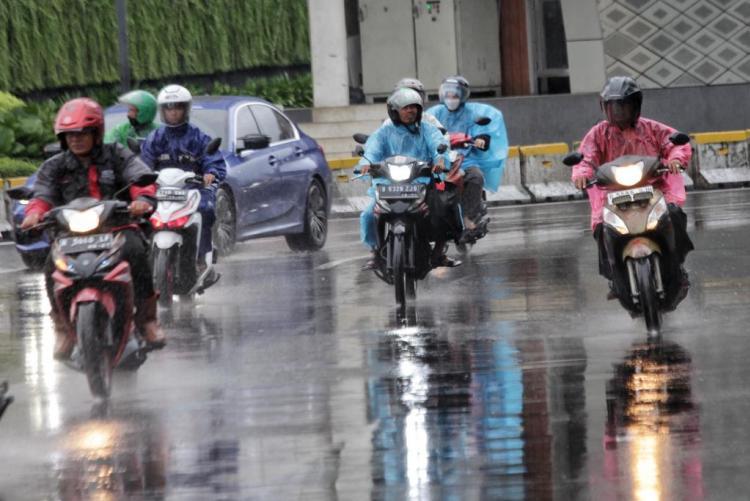 BMKG Keluarkan Peringatan Dini: Waspada Cuaca Ekstrem hingga 29 Februari 2025