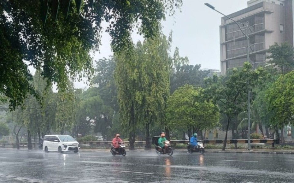BMKG Prakirakan Hujan Ringan Guyur Sebagian Wilayah Jakarta