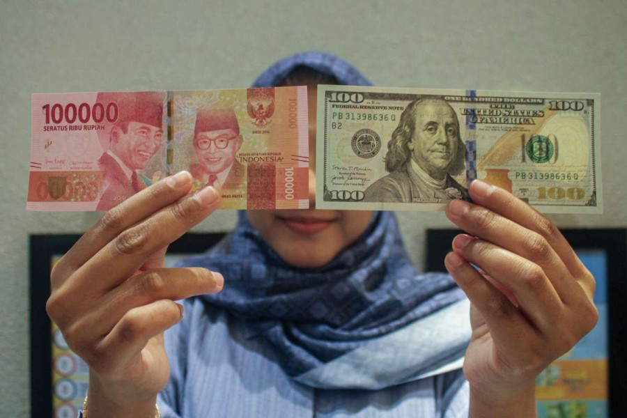 Nilai Tukar Rupiah Terapresiasi Tipis, Dolar AS Menurun ke Level Rp16.820