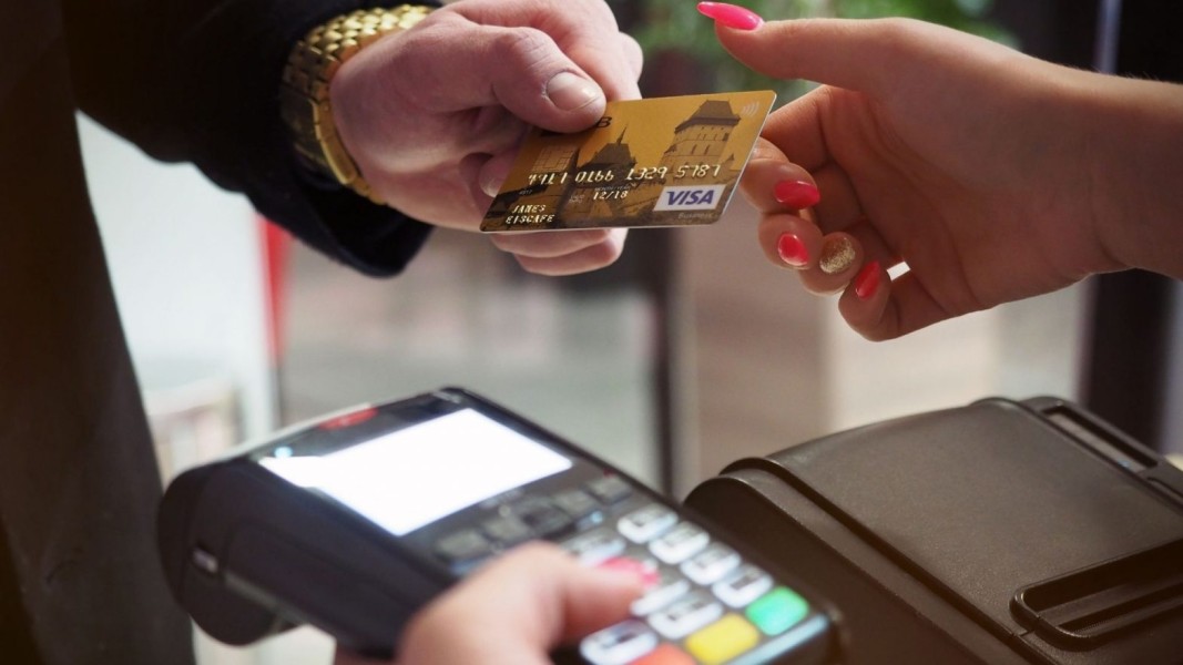 Memahami Bahaya Gestun Kartu Kredit dan Tips Menghindarinya
