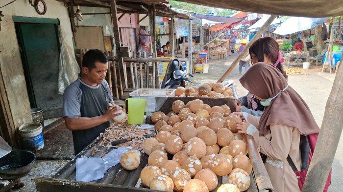 Kenaikan Harga Kelapa di Solo Tekan Pelaku Usaha Kuliner, Wali Kota Respati Ambil Langkah Koordinasi Kenaikan Harga Kelapa di Solo Tekan Pelaku Usaha Kuliner, Wali Kota Respati Ambil Langkah Koordinasi